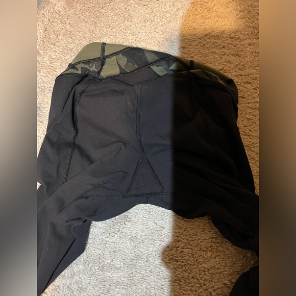 Used lululemon flared pants - Picture 7 of 10